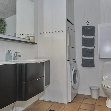 Beautiful In With 4 Bedrooms, Sauna And Wifi Holiday home *